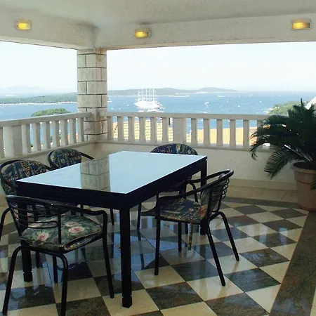 Apartman With A Parking Space Hvar - 4637